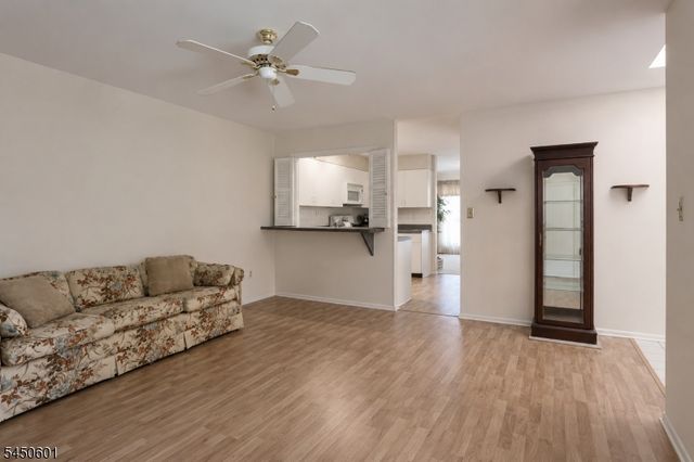96 Easedale Rd, Wayne Twp., NJ 07470