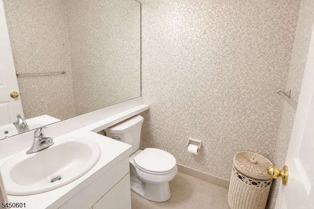 96 Easedale Rd, Wayne Twp., NJ 07470