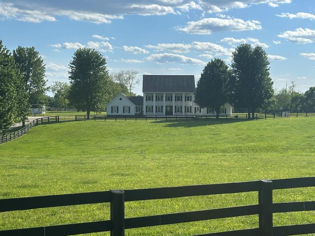 3600 Briar Hill Road, Lexington, KY 40516