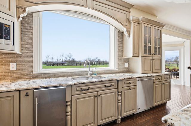 3600 Briar Hill Road, Lexington, KY 40516