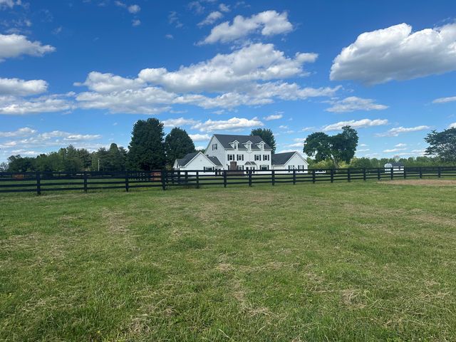 3600 Briar Hill Road, Lexington, KY 40516