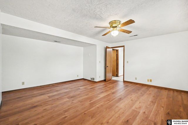 8728 Monroe Street, Ralston, NE 68127