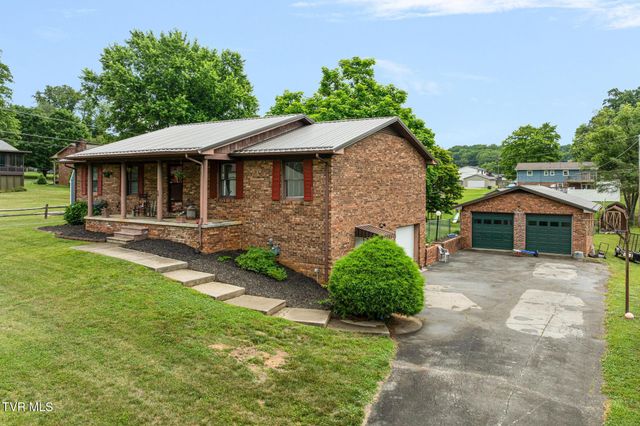 303 Cloverleaf Court, Mount Carmel, TN 37645
