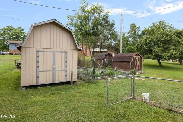 303 Cloverleaf Court, Mount Carmel, TN 37645