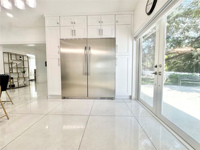 7800 SW 57th Ct, South Miami, FL 33143