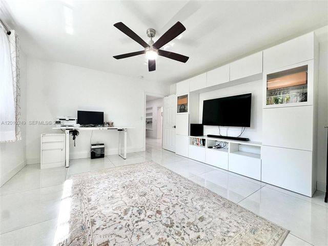 7800 SW 57th Ct, South Miami, FL 33143