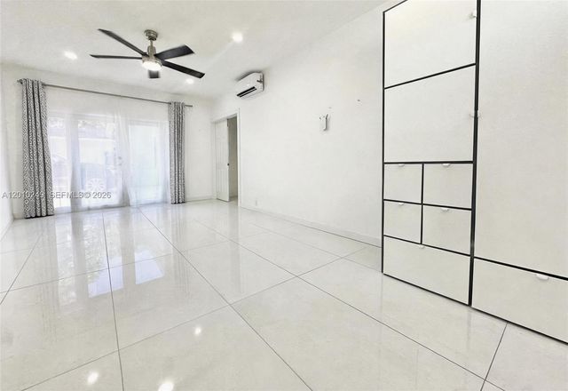 7800 SW 57th Ct, South Miami, FL 33143