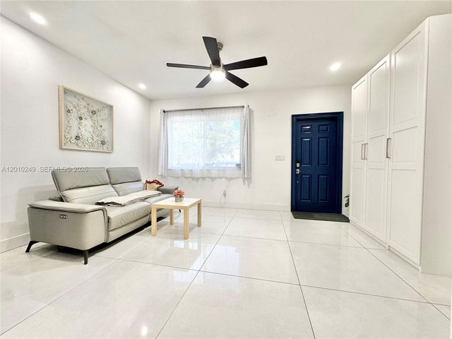 7800 SW 57th Ct, South Miami, FL 33143