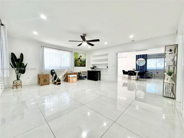 7800 SW 57th Ct, South Miami, FL 33143