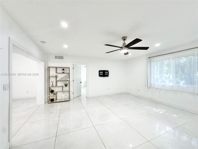 7800 SW 57th Ct, South Miami, FL 33143