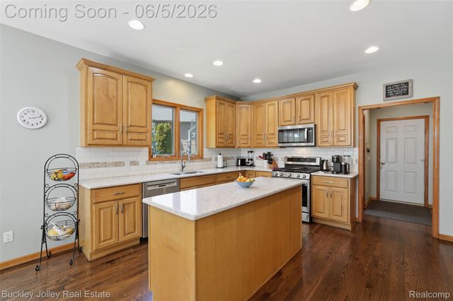 1889 Sharp Sand Circle, Brighton Township, MI 48114