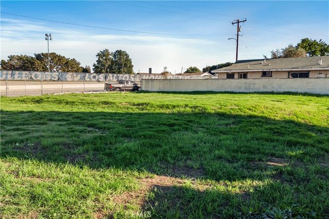 12121 Loma Dr, Whittier, CA 90604