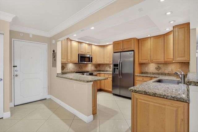 405 N Ocean Boulevard 208, Pompano Beach, FL 33062