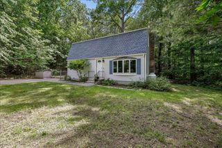 11 Hartson Circle, Hudson, NH 03051