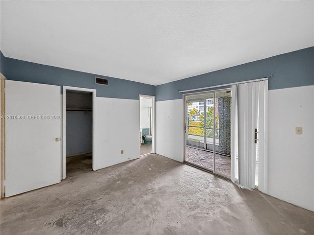 2050 NE 39th St W112, Lighthouse Point, FL 33064