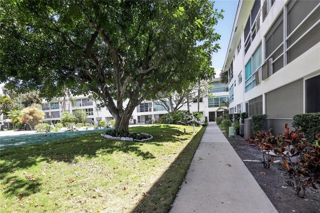 2050 NE 39th St W112, Lighthouse Point, FL 33064