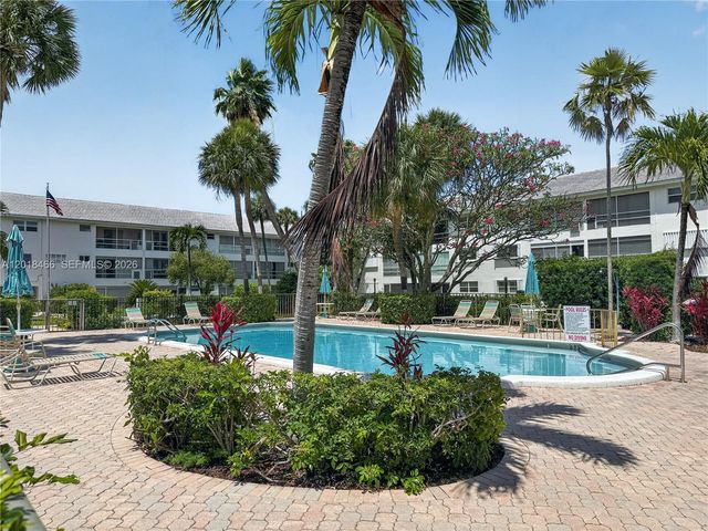 2050 NE 39th St W112, Lighthouse Point, FL 33064