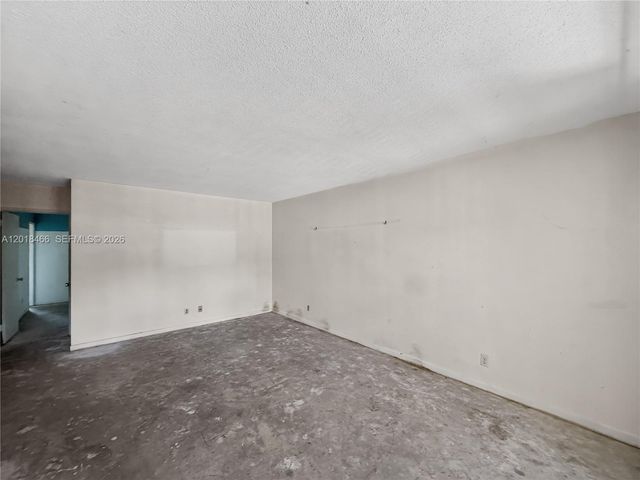 2050 NE 39th St W112, Lighthouse Point, FL 33064
