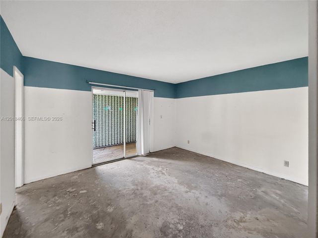 2050 NE 39th St W112, Lighthouse Point, FL 33064