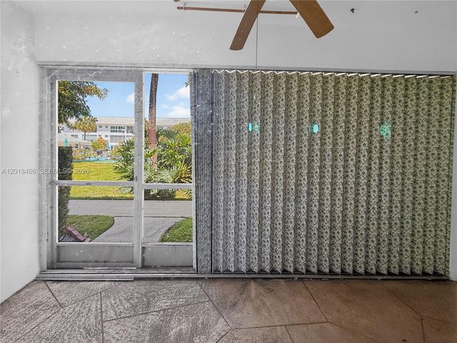 2050 NE 39th St W112, Lighthouse Point, FL 33064