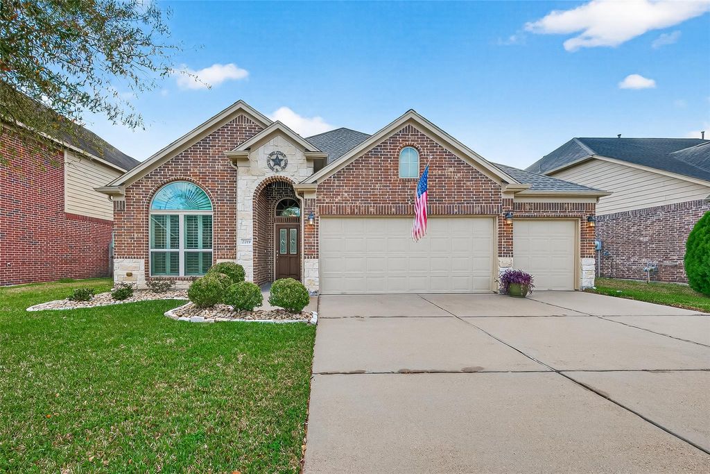 2719 Intrepid Trail, Rosenberg, TX 77471