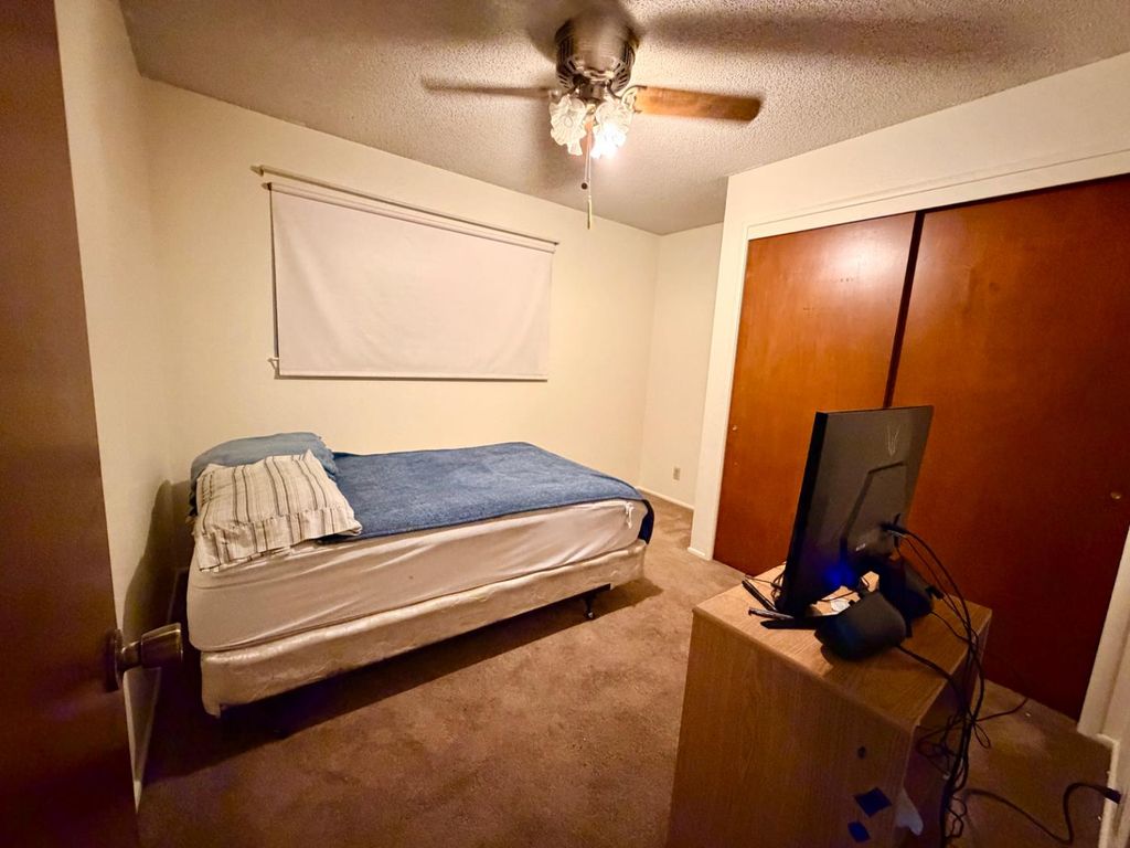 Image 21 of property listing at 906 W. Ashcroft, Fresno, CA 93705