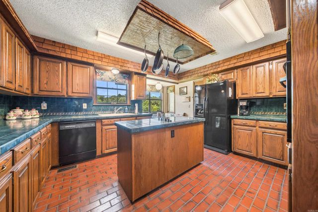 170 Sunshine Valley Place, Pearcy, AR 71964