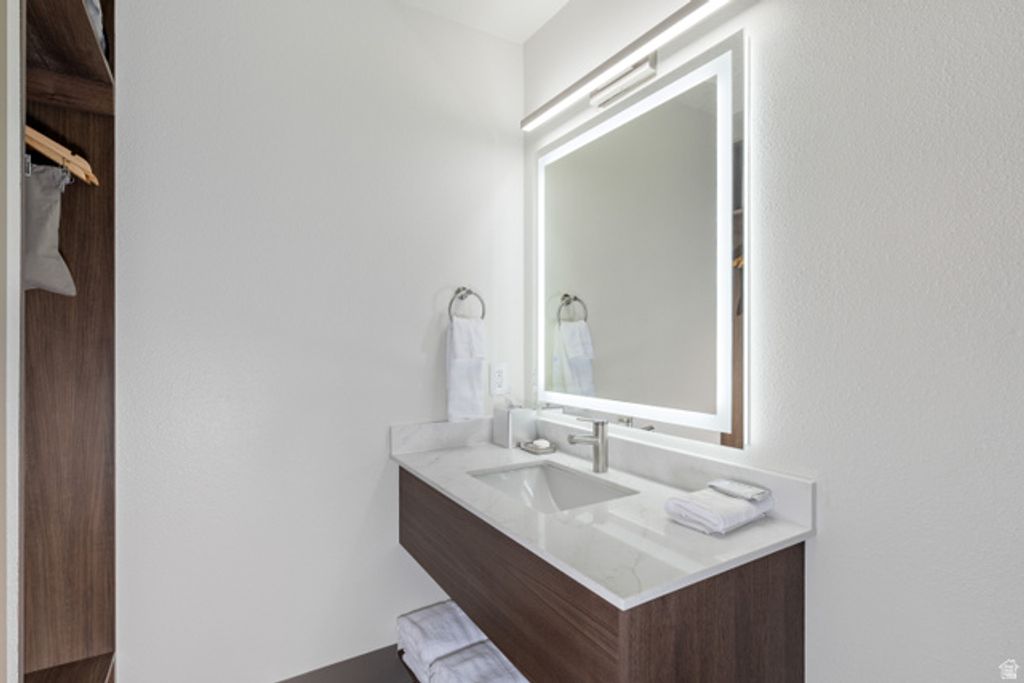 Image 24 of property listing at 245 RED CLIFFS DR #116, St. George, UT 84790