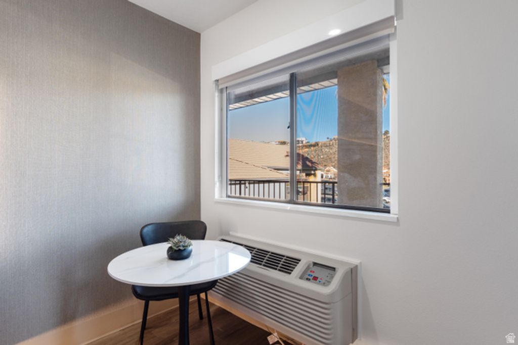 Image 8 of property listing at 245 RED CLIFFS DR #116, St. George, UT 84790