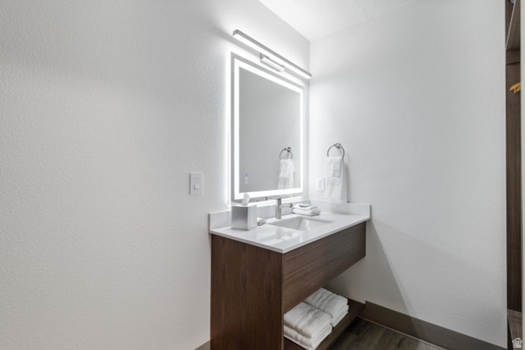 Image 10 of property listing at 245 RED CLIFFS DR #116, St. George, UT 84790