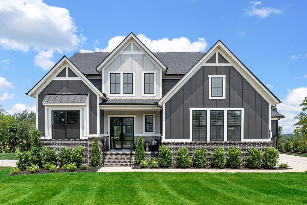 7249 Woodruff Dr, Fairview, TN 37062