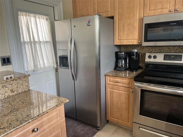 1221 SE 3rd 3, Deerfield Beach, FL 33441