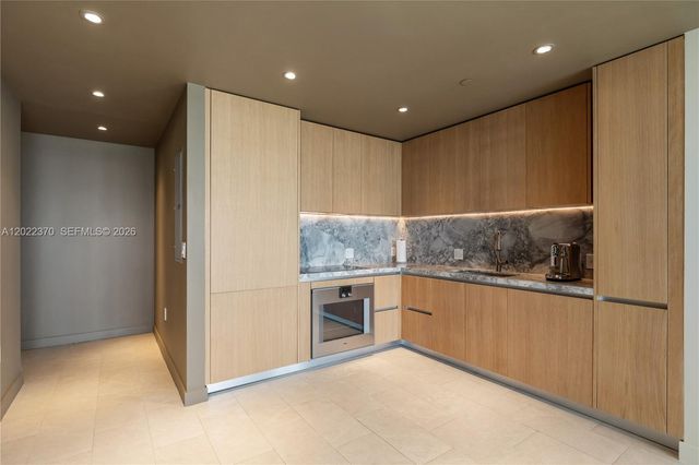 500 Alton Road 802, Miami Beach, FL 33139