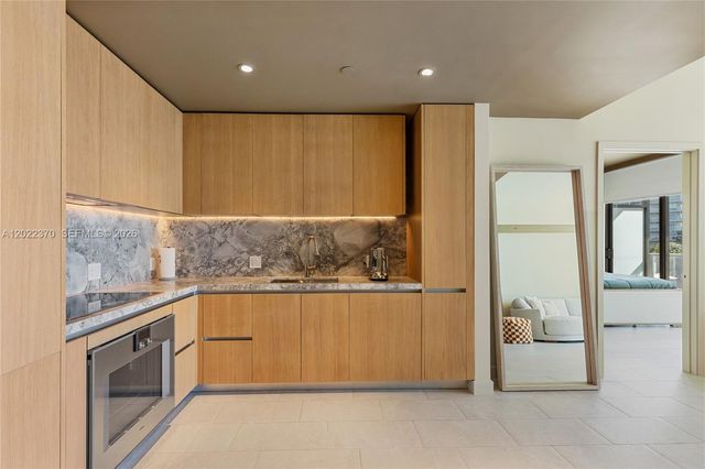 500 Alton Road 802, Miami Beach, FL 33139