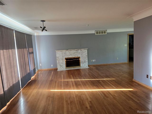 20719 Kennoway Circle, Beverly Hills Village, MI 48025