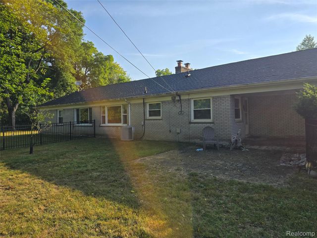 20719 Kennoway Circle, Beverly Hills Village, MI 48025