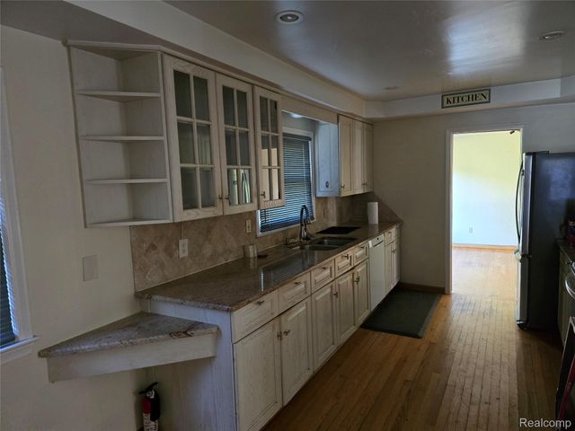 20719 Kennoway Circle, Beverly Hills Village, MI 48025