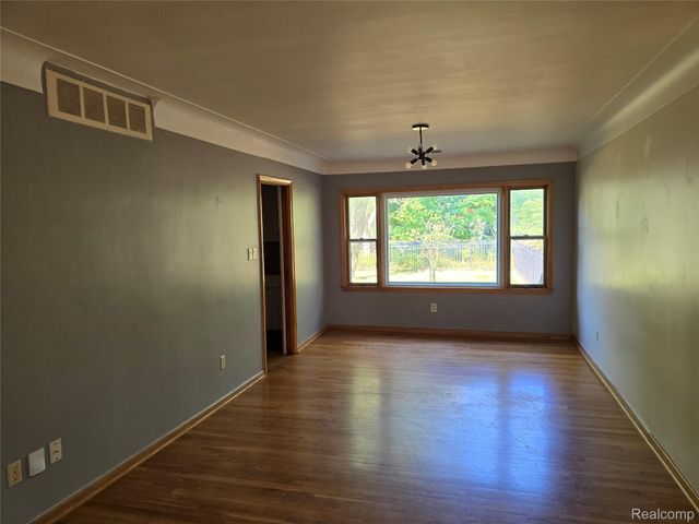 20719 Kennoway Circle, Beverly Hills Village, MI 48025