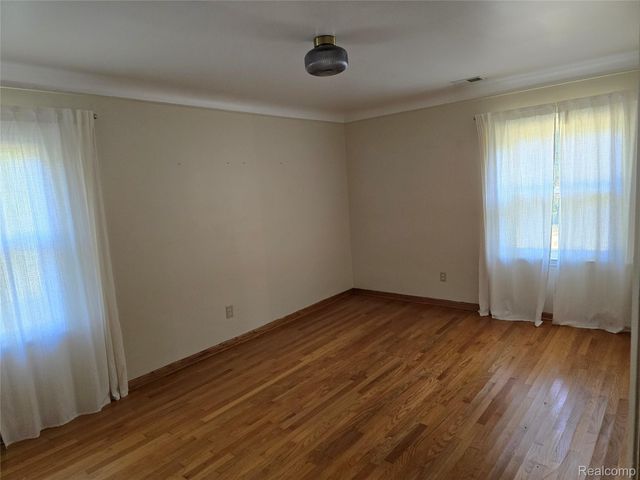 20719 Kennoway Circle, Beverly Hills Village, MI 48025