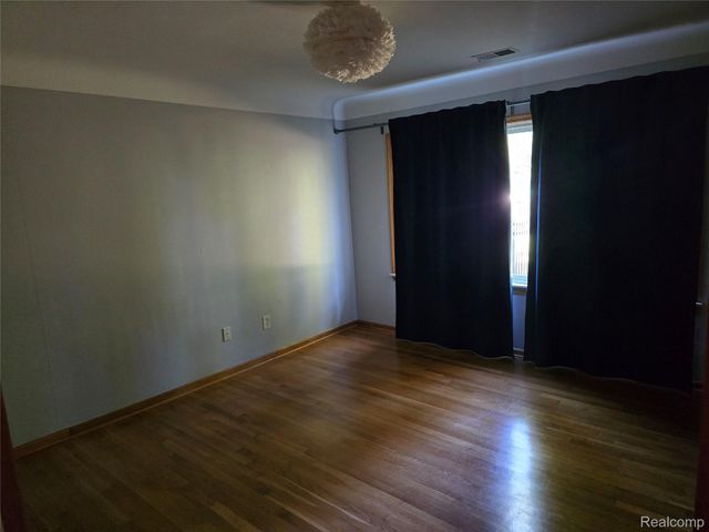 20719 Kennoway Circle, Beverly Hills Village, MI 48025