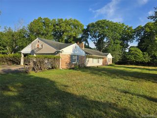 20719 Kennoway Circle, Beverly Hills Village, MI 48025