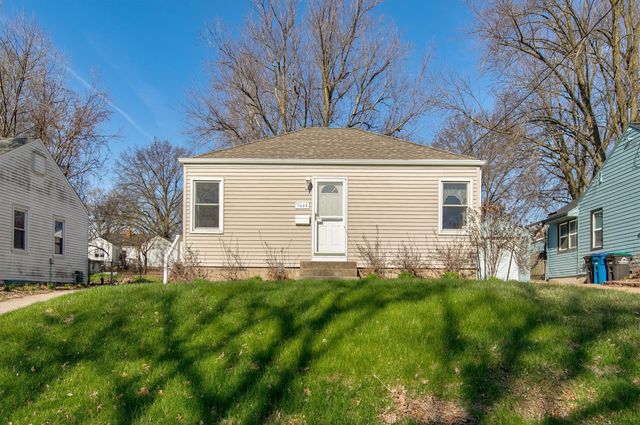 1332 55th Street, Des Moines, IA 50311