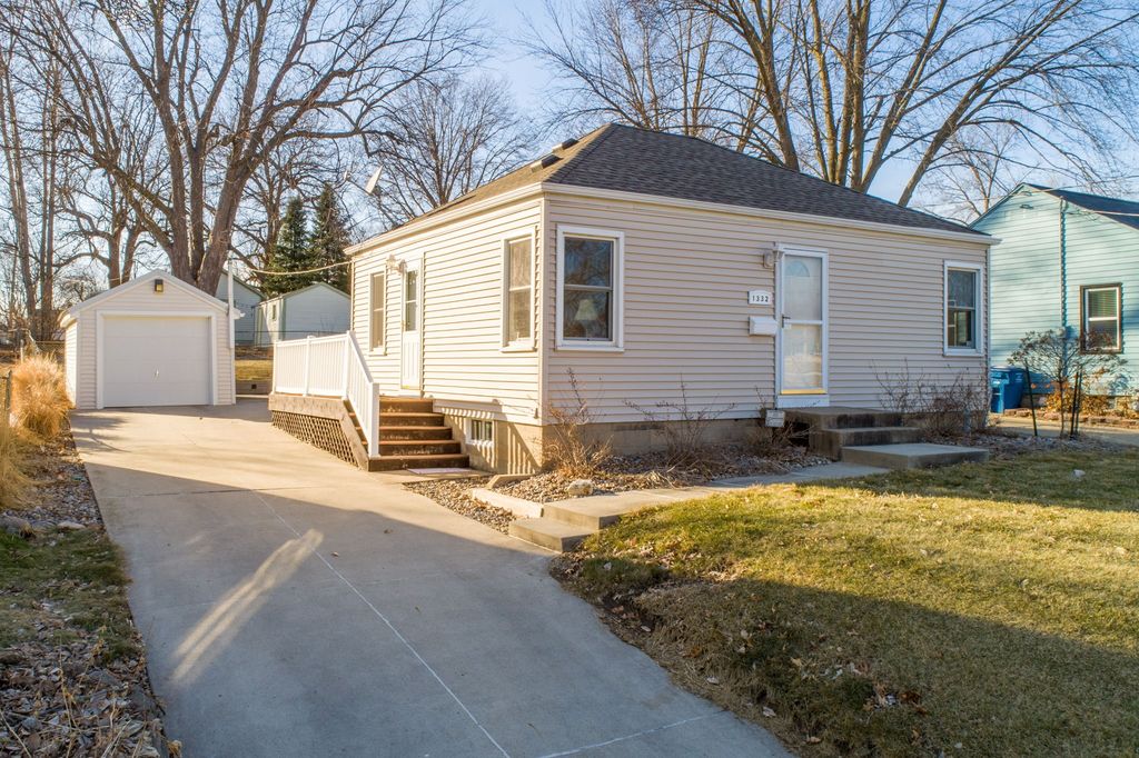 1332 55th Street, Des Moines, IA 50311