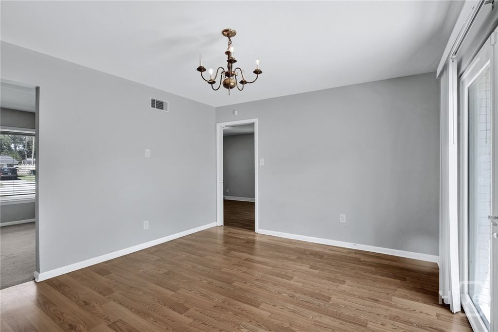 Image 7 of property listing at 503 Mimosa Place, Savannah, GA 31419