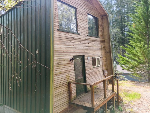 651 N Duckabush Drive W, Hoodsport, WA 98548