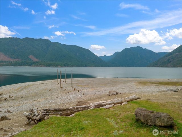 651 N Duckabush Drive W, Hoodsport, WA 98548