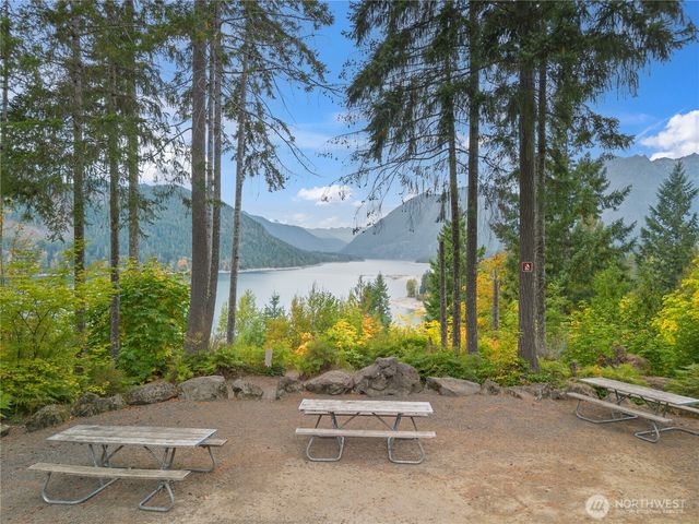 651 N Duckabush Drive W, Hoodsport, WA 98548