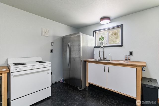 651 N Duckabush Drive W, Hoodsport, WA 98548