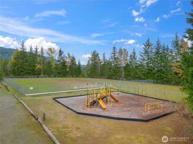 651 N Duckabush Drive W, Hoodsport, WA 98548