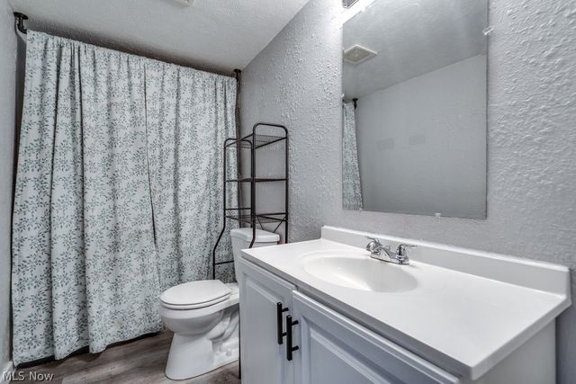 3949 Beck Avenue, Louisville, OH 44641